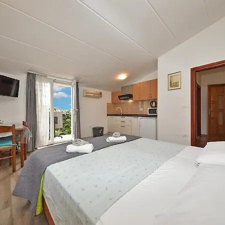 Apartment Fuer 2 Personen Ca 27 Qm In Rovinj, Istrien Istrische Riviera *