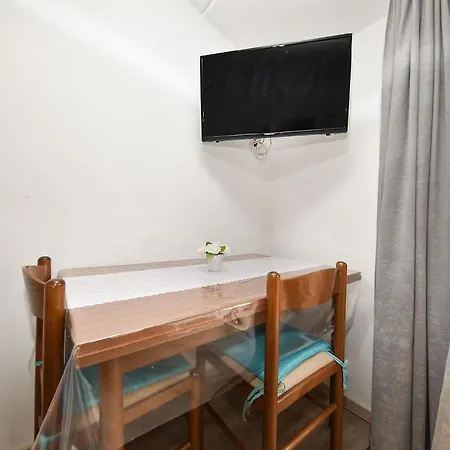 Apartment Fuer 2 Personen Ca 27 Qm In Rovinj, Istrien Istrische Riviera Rovinj